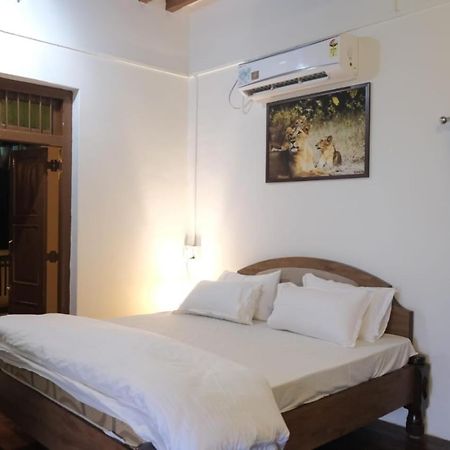 Hotel Ashirwad Dzsunagadh Kültér fotó