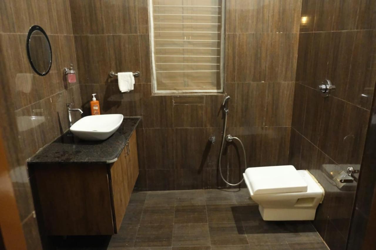 Hotel Ashirwad Dzsunagadh Kültér fotó